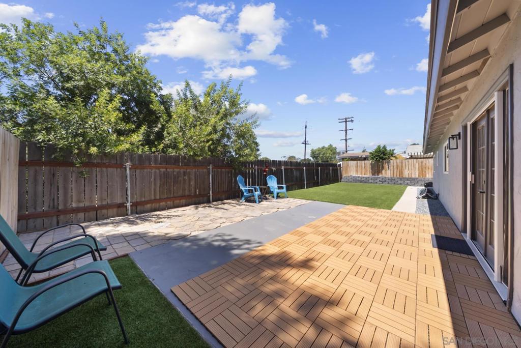 8054 Royal Gardens Pl Property Photo 20