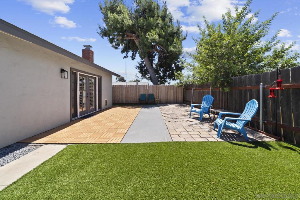 8054 Royal Gardens Pl Property Photo 23