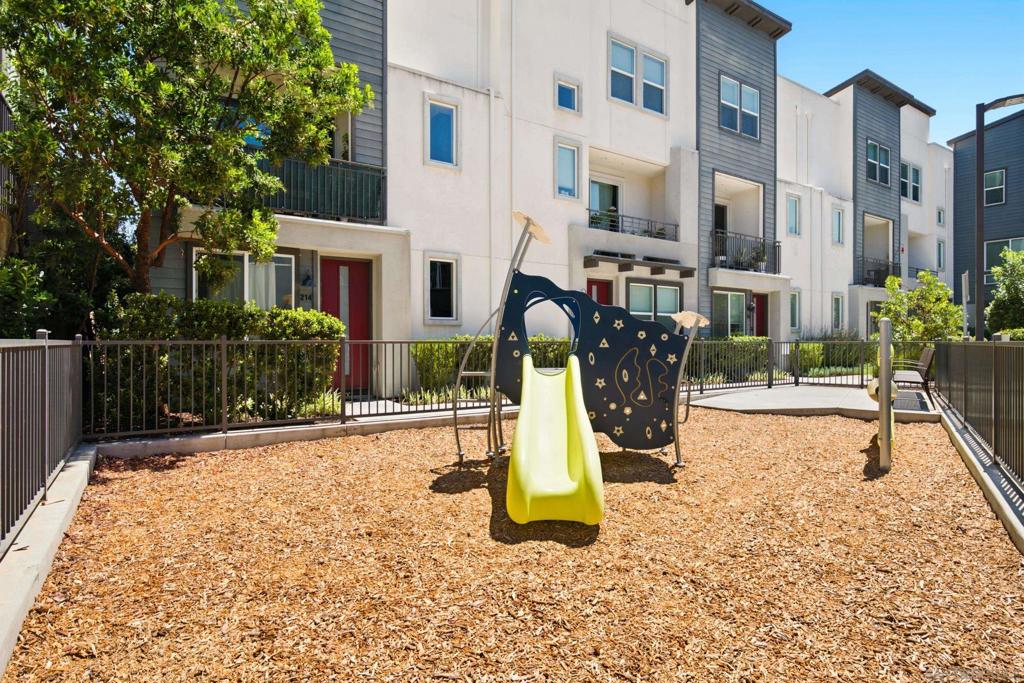 2572 S Escondido Blvd 808 Property Photo 19