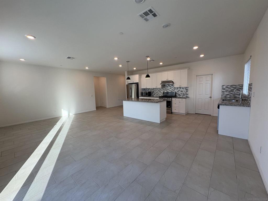 420 Appleton Property Photo 9