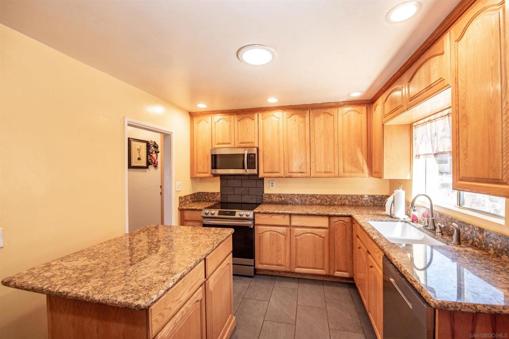 5938 Lauder St Property Photo 10