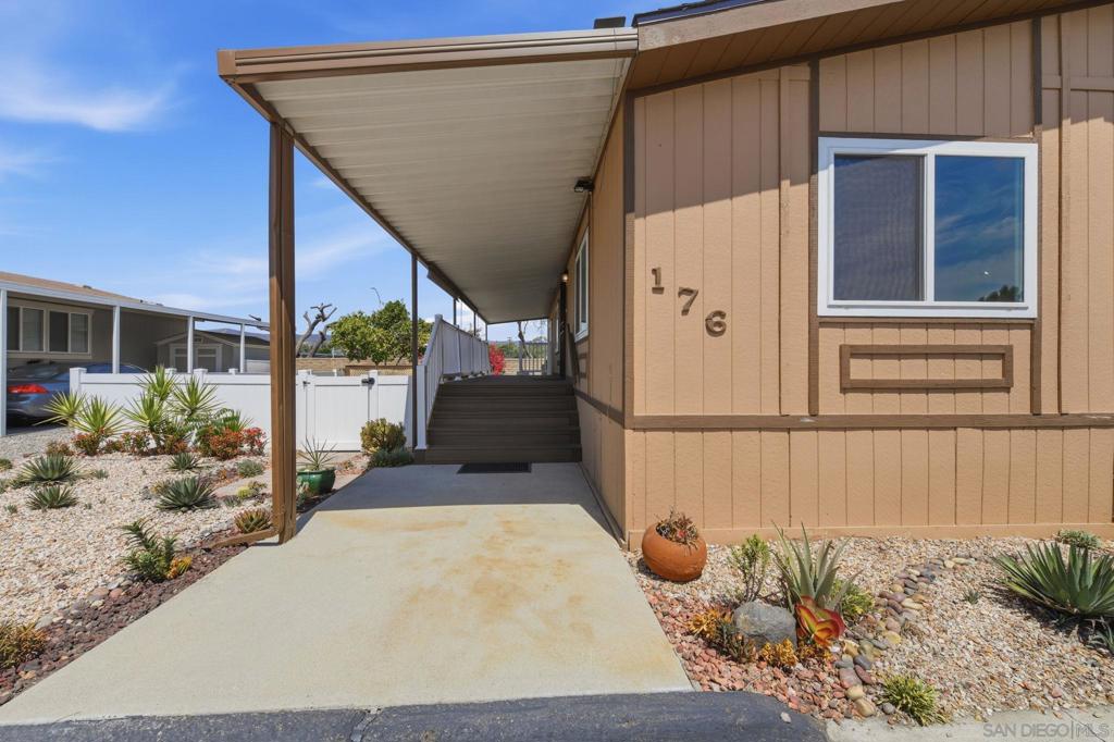 11949 Riverside Dr 176 Property Photo 5