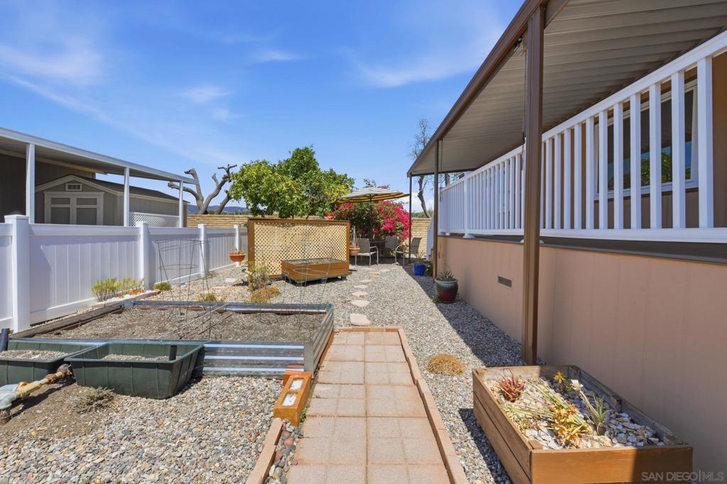 11949 Riverside Dr 176 Property Photo 6
