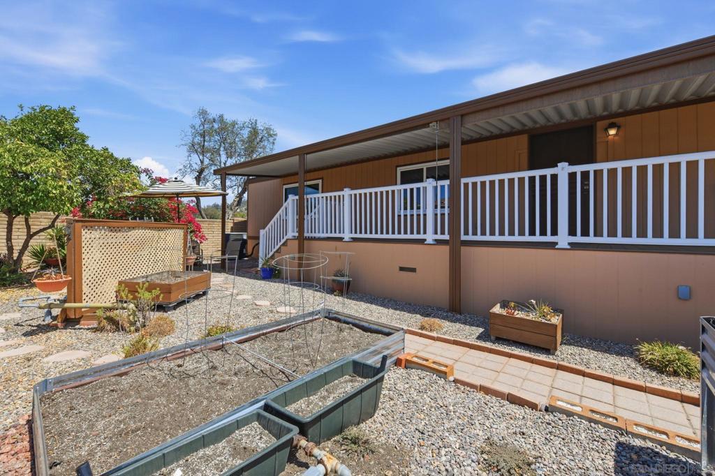 11949 Riverside Dr 176 Property Photo 7