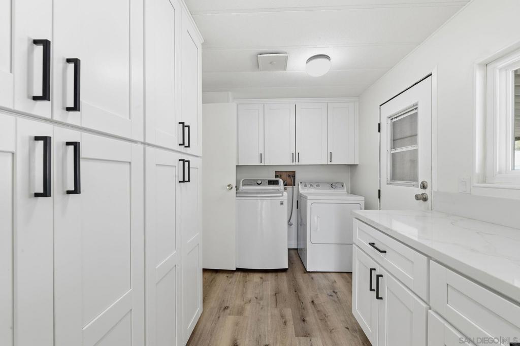 11949 Riverside Dr 176 Property Photo 29