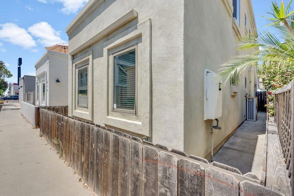 818 Queenstown Court Property Photo 6
