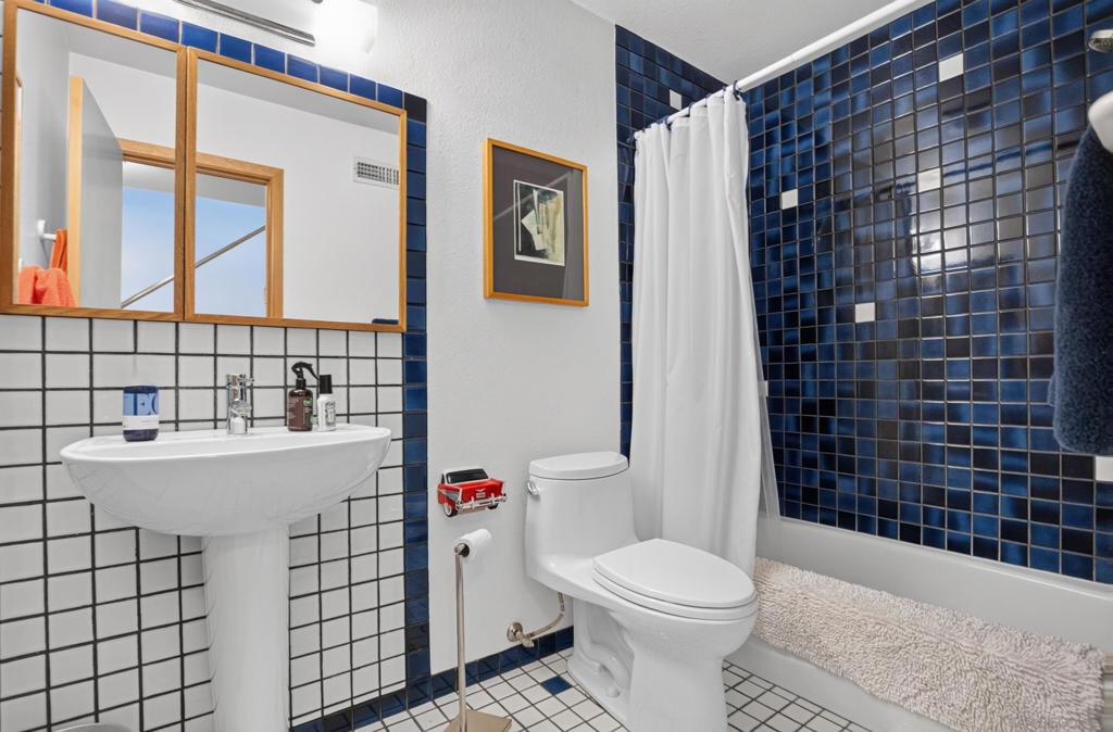 274 Sharp Property Photo 23
