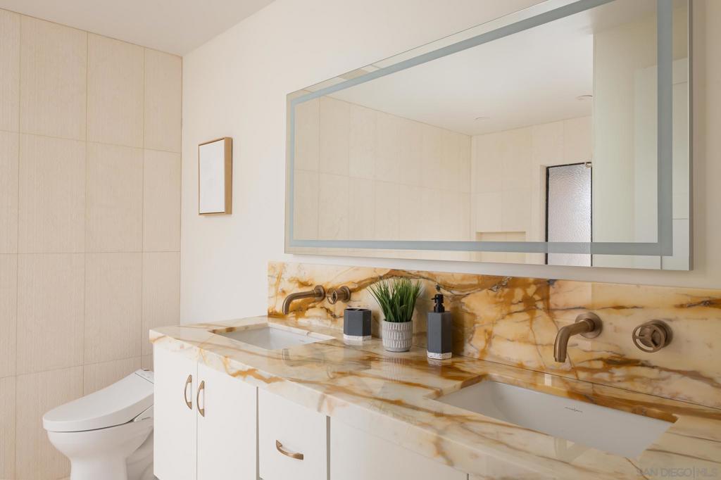 4007 Canario E Property Photo 9