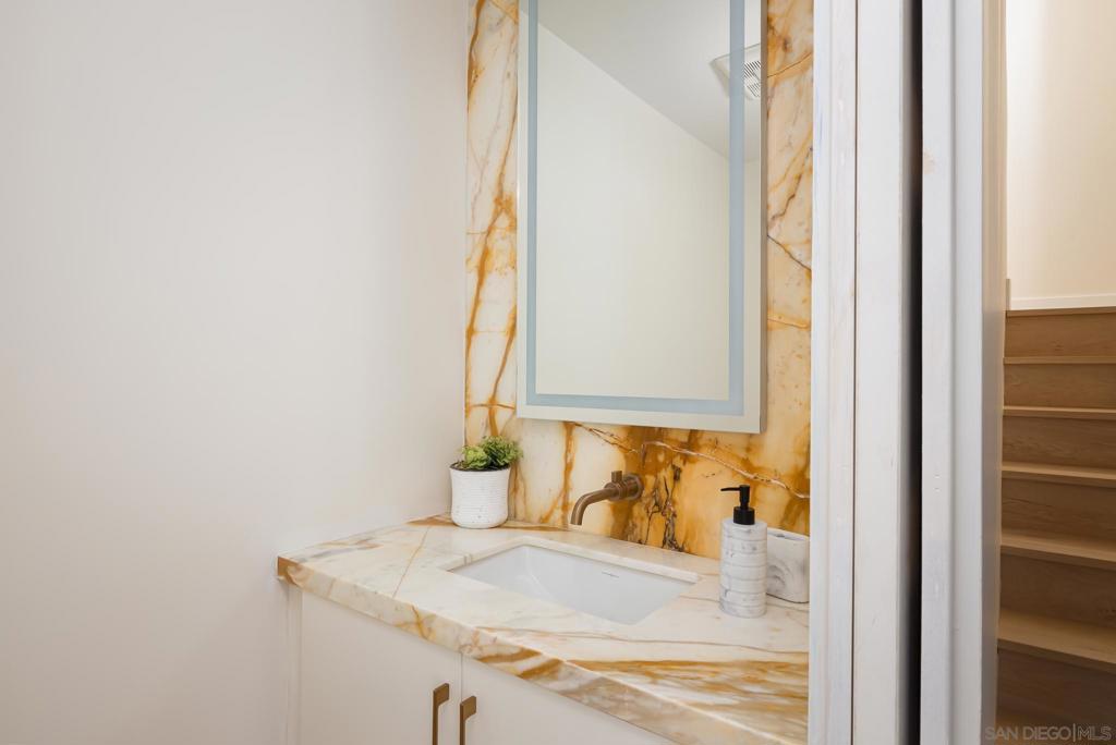 4007 Canario E Property Photo 21