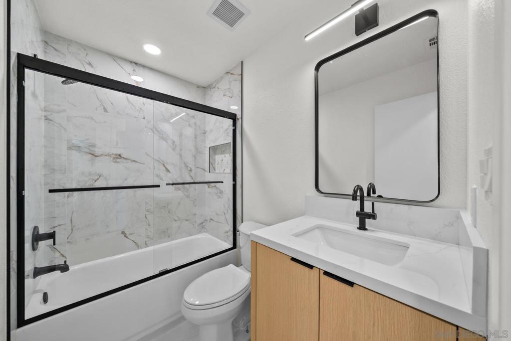 801 Broadview St Property Photo 12