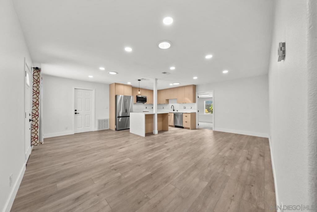 801 Broadview St Property Photo 17