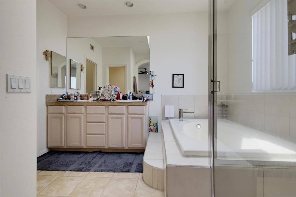 7565 Romeria St Property Photo 11