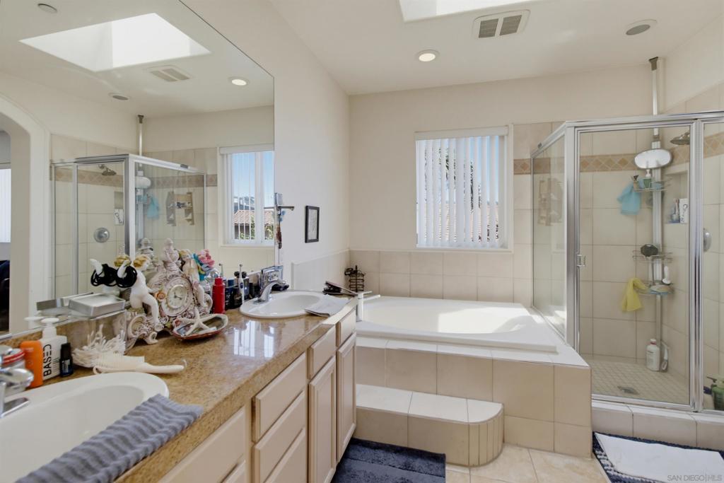 7565 Romeria St Property Photo 12