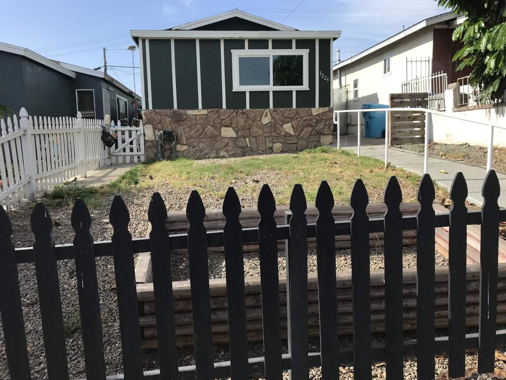 3225 Logan Ave Property Photo 1