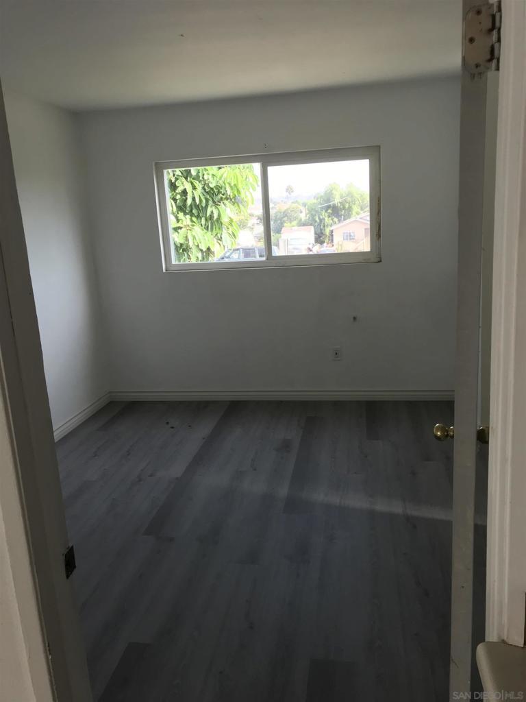 3225 Logan Ave Property Photo 5