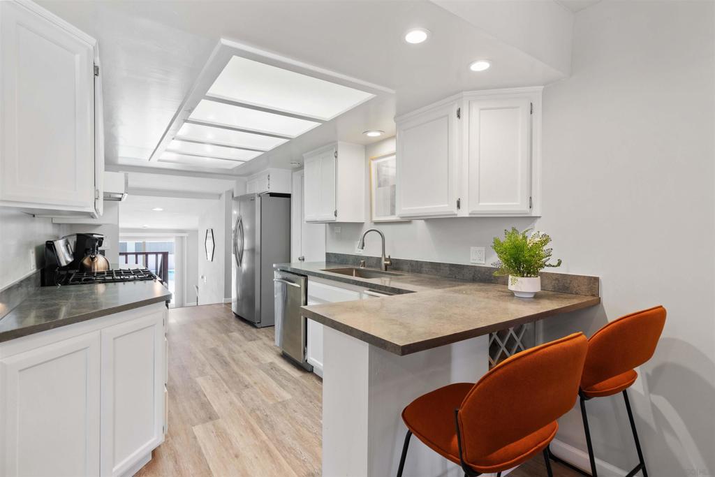 377 El Monte Rd Property Photo 7