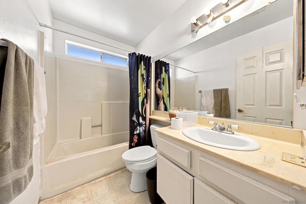4524 Goldfinch Property Photo 23