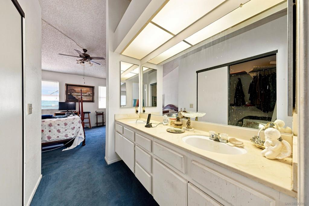 4524 Goldfinch Property Photo 33
