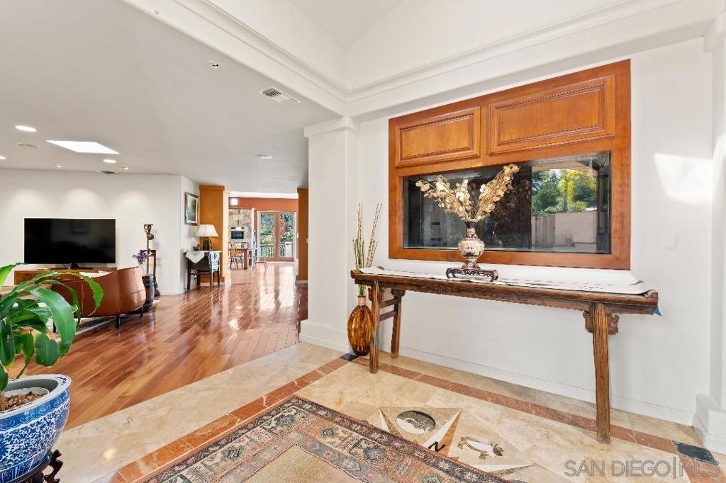 1015 W Via Rancho Property Photo 2