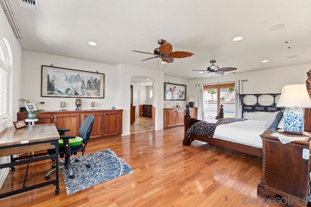 1015 W Via Rancho Property Photo 7