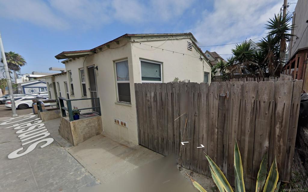 723 725 Sunset Ct Property Photo 1