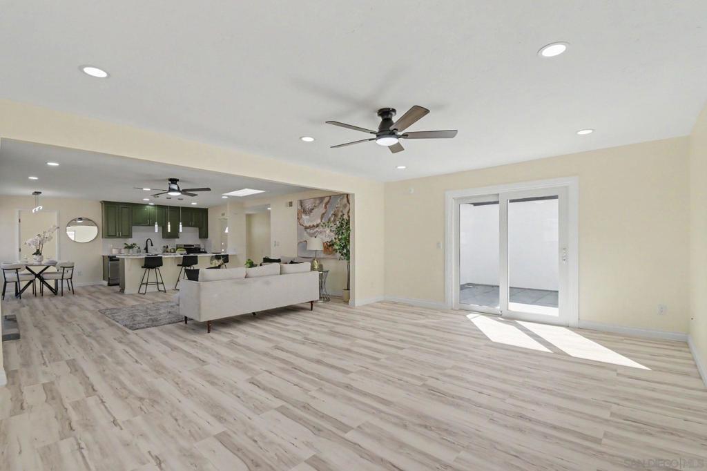 559 Glencrest Dr Property Photo 10