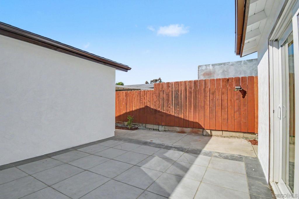 559 Glencrest Dr Property Photo 30