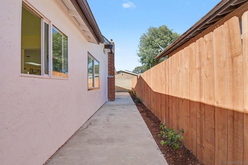 559 Glencrest Dr Property Photo 33