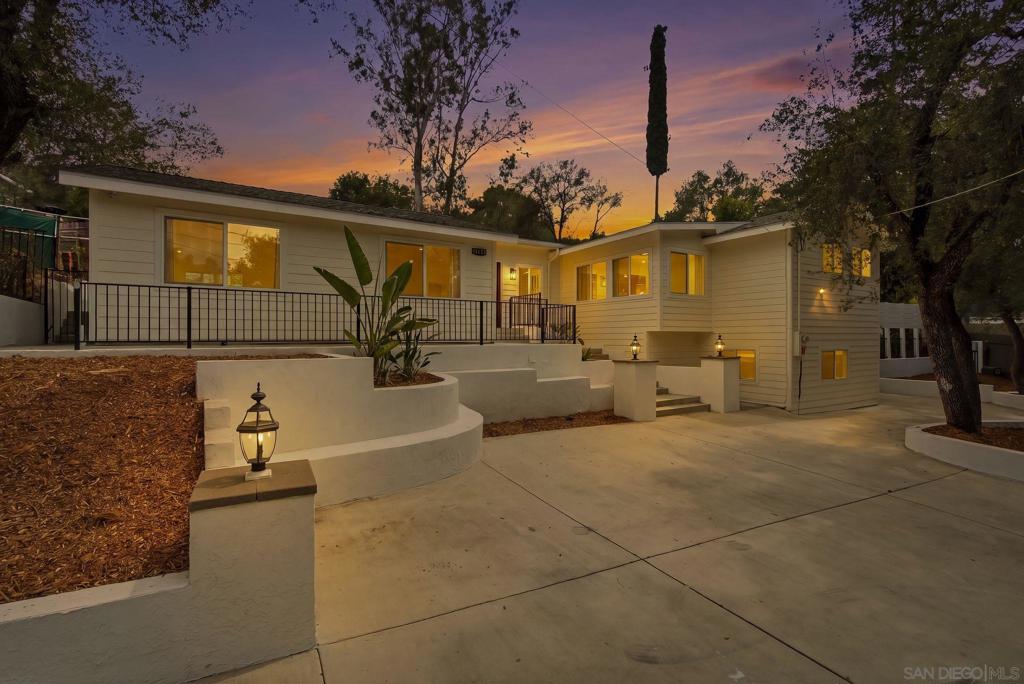 10243 Canyon Property Photo