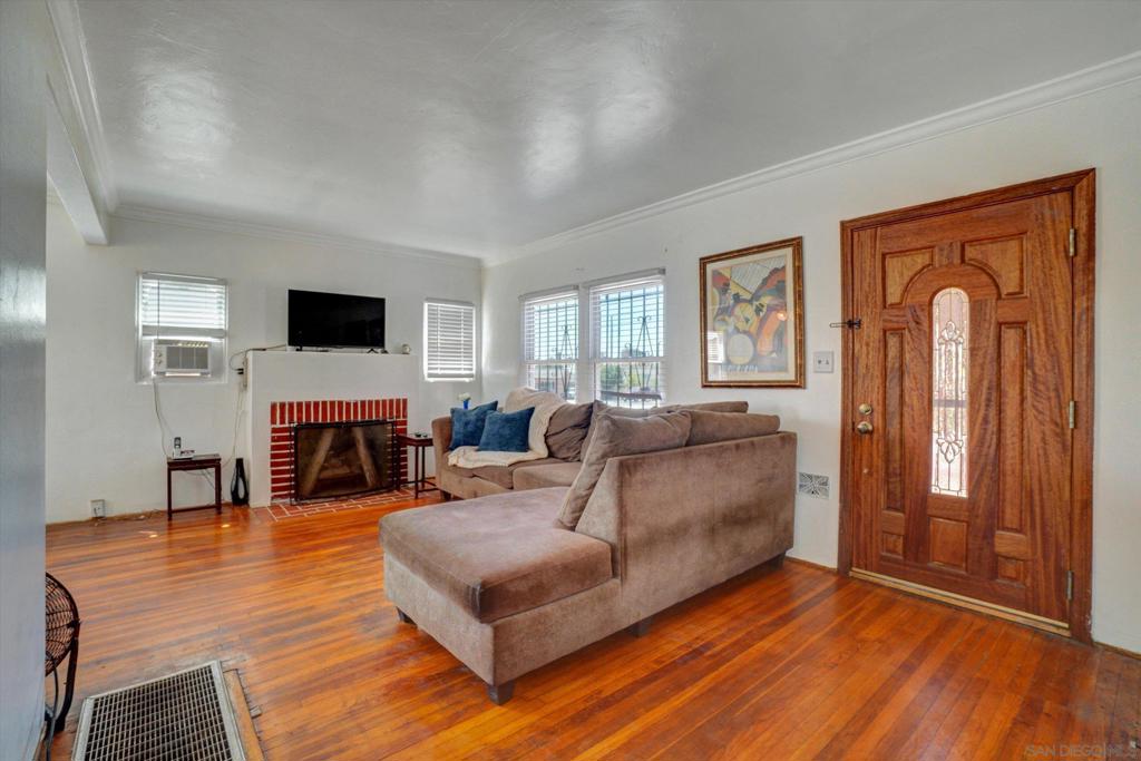 4746 Beech Property Photo 7