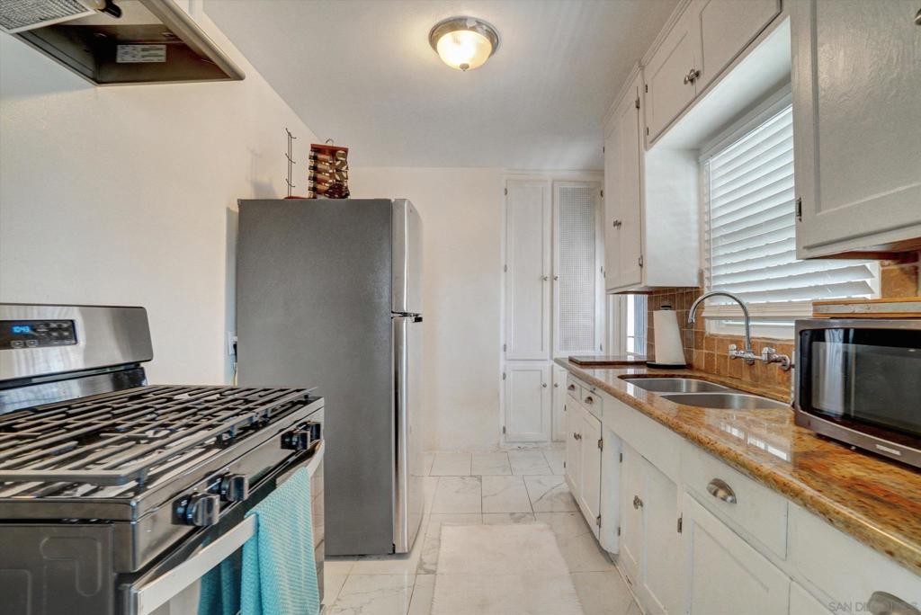 4746 Beech Property Photo 10