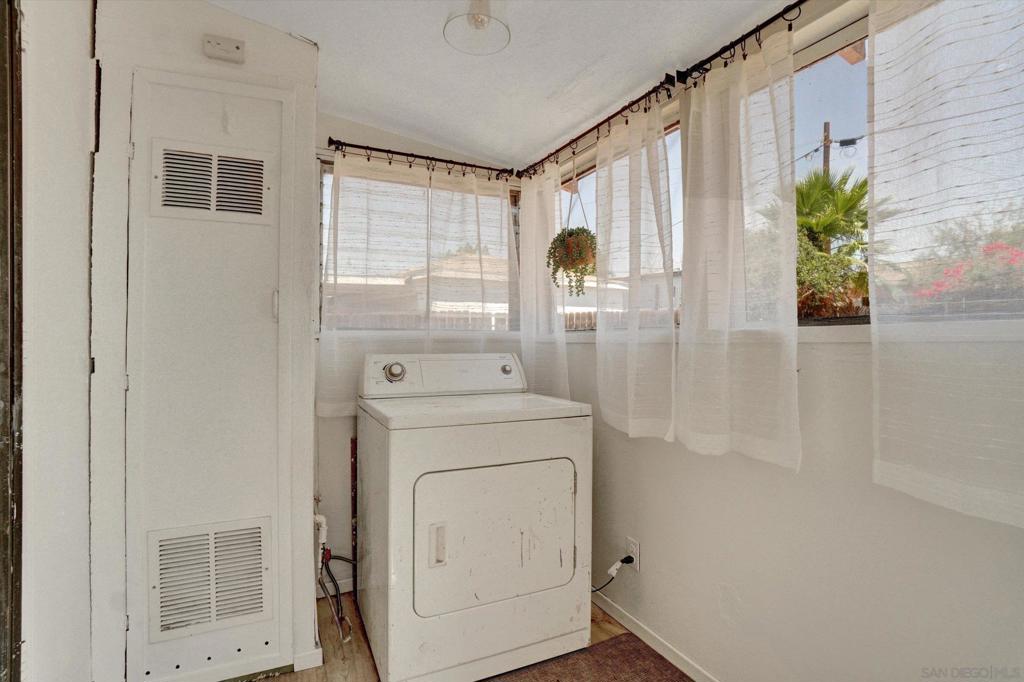4746 Beech Property Photo 23