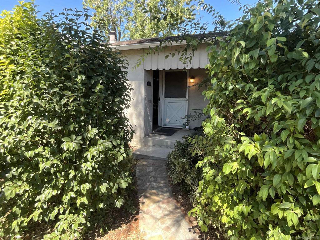 725 Minnesota Ave Property Photo 1