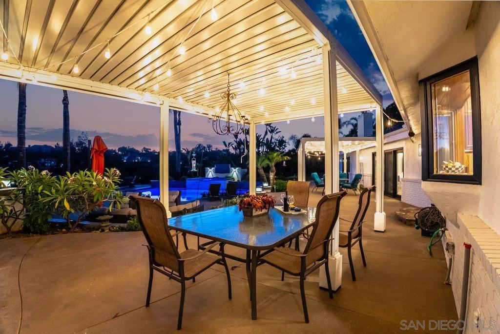 33 Gateview Property Photo 3