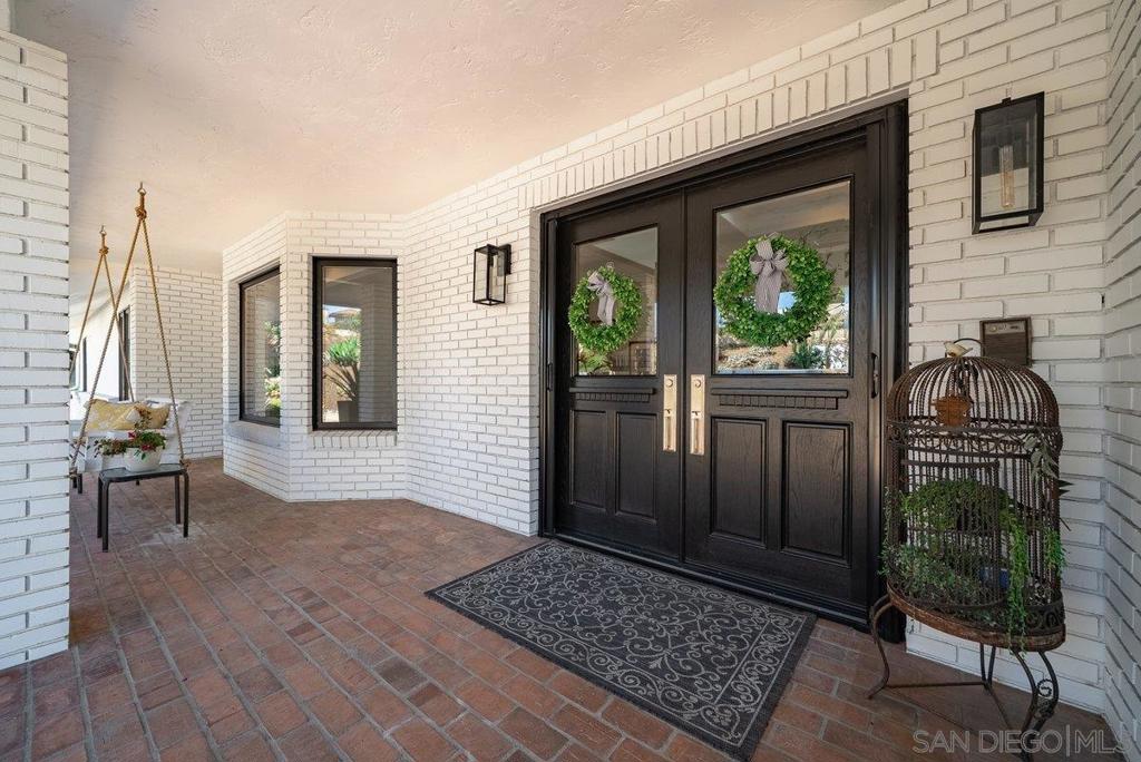 33 Gateview Property Photo 9