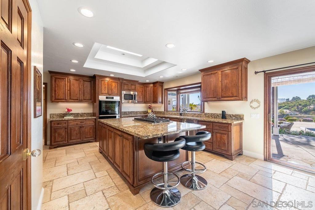 33 Gateview Property Photo 17