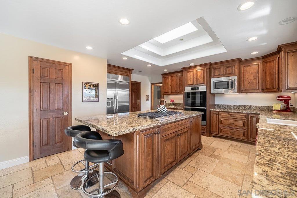 33 Gateview Property Photo 18