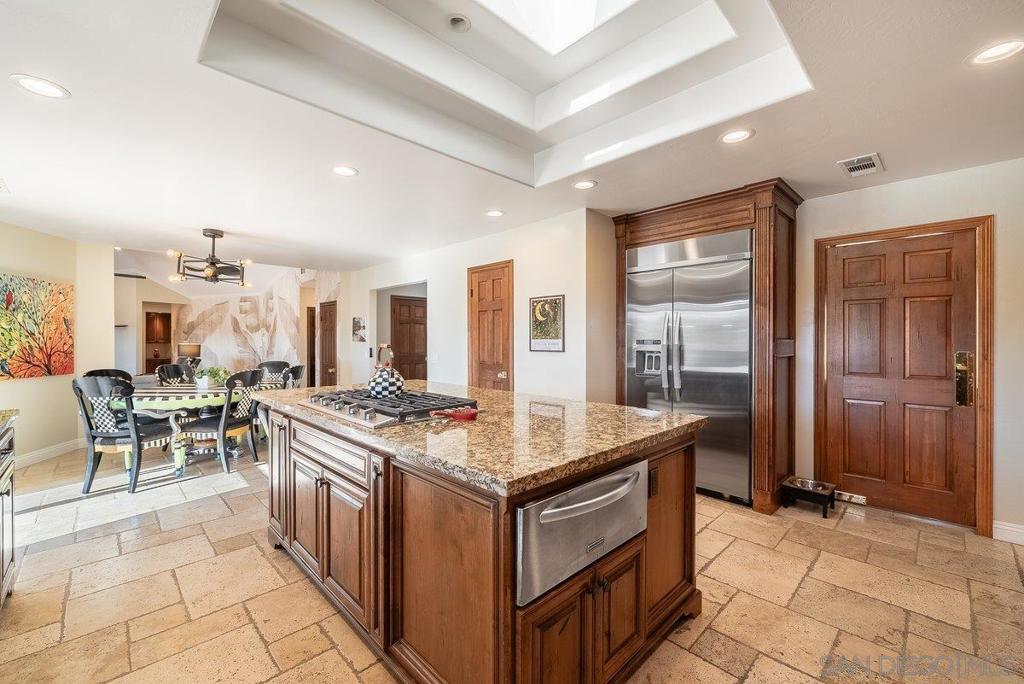 33 Gateview Property Photo 19