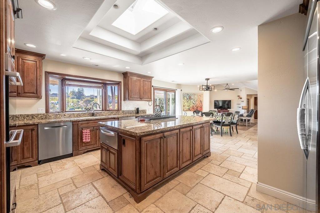 33 Gateview Property Photo 22