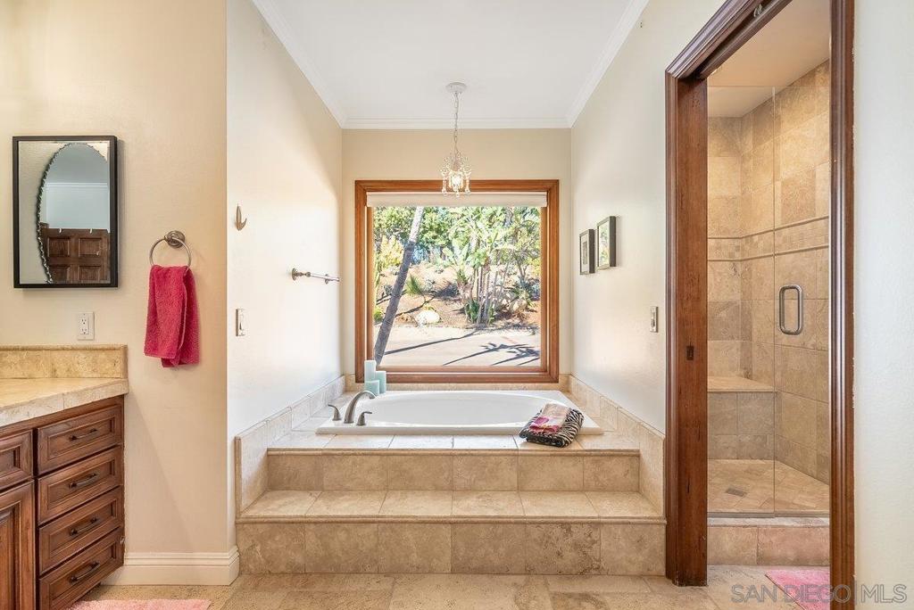 33 Gateview Property Photo 43