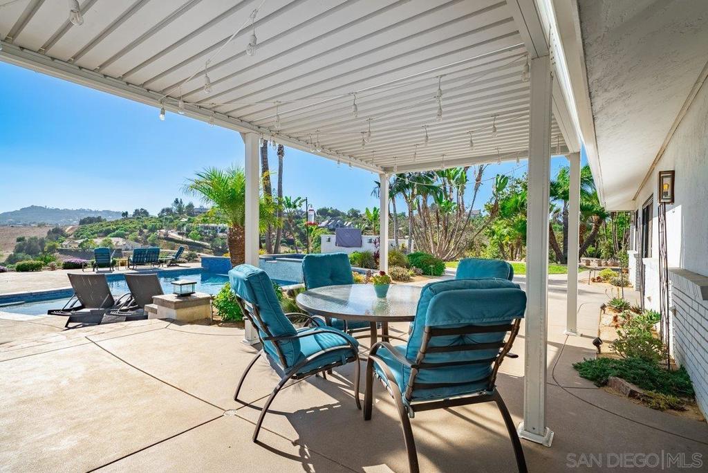 33 Gateview Property Photo 58