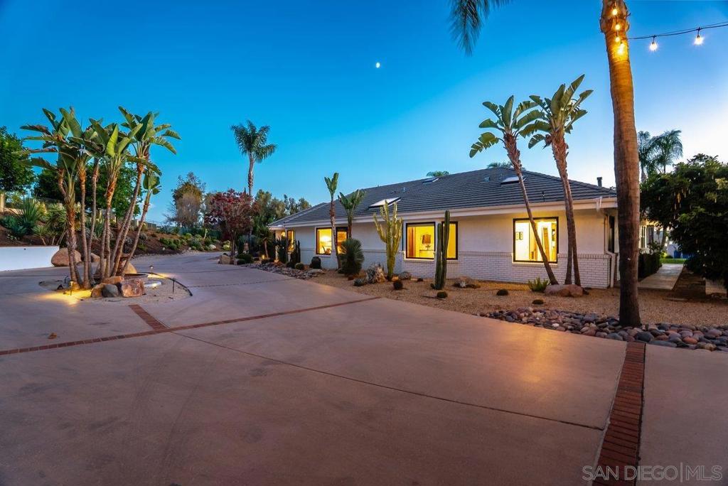 33 Gateview Property Photo 69