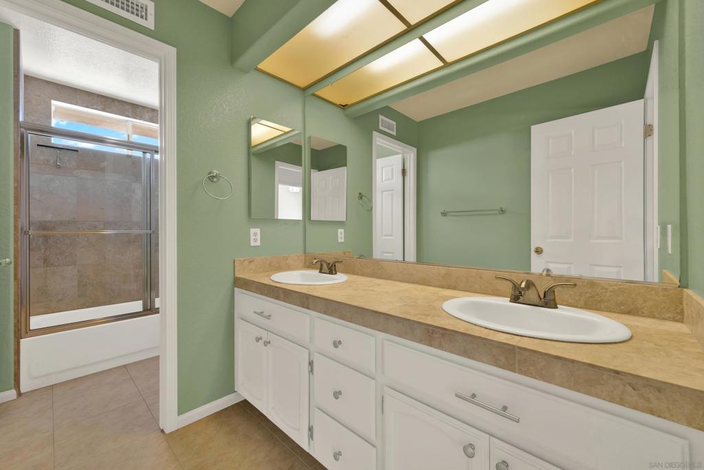 1371 Westminster Pl Property Photo 34