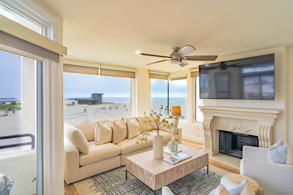 2689 Ocean Front Walk Property Photo 5