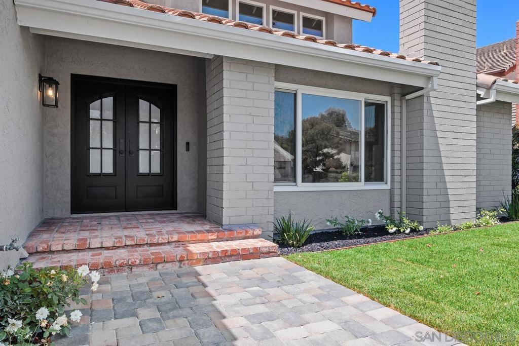 2120 Pintoresco Property Photo 3