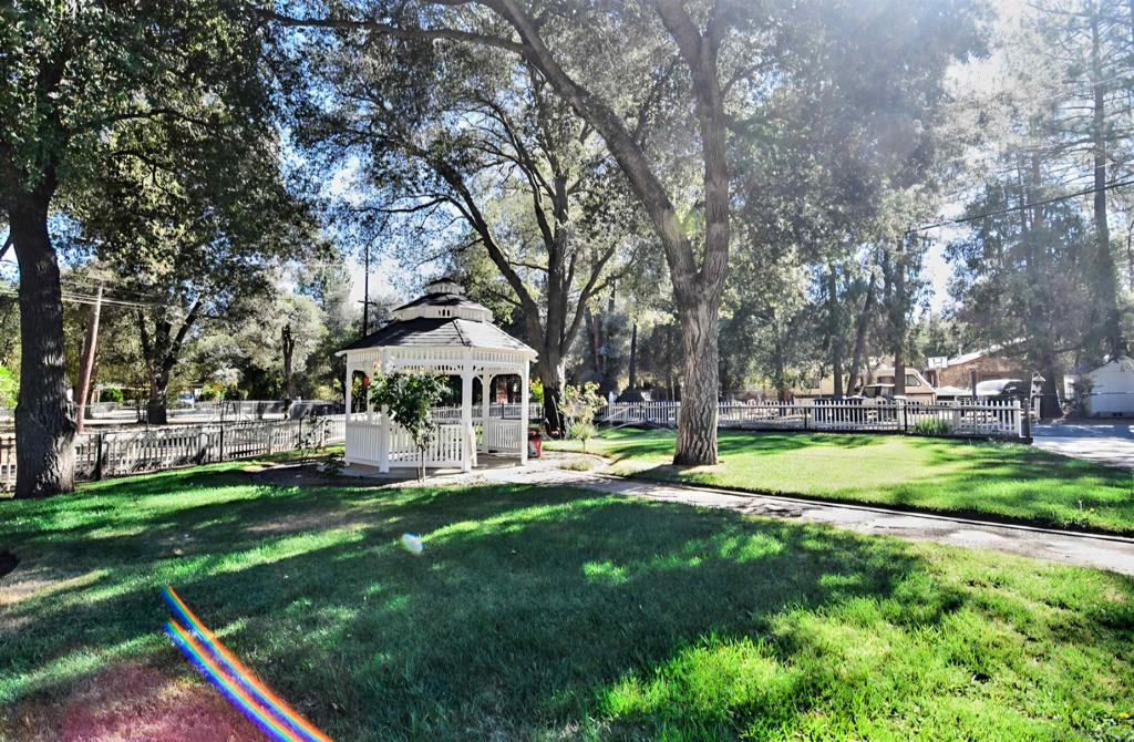 7656 Pine Blvd Property Photo 8