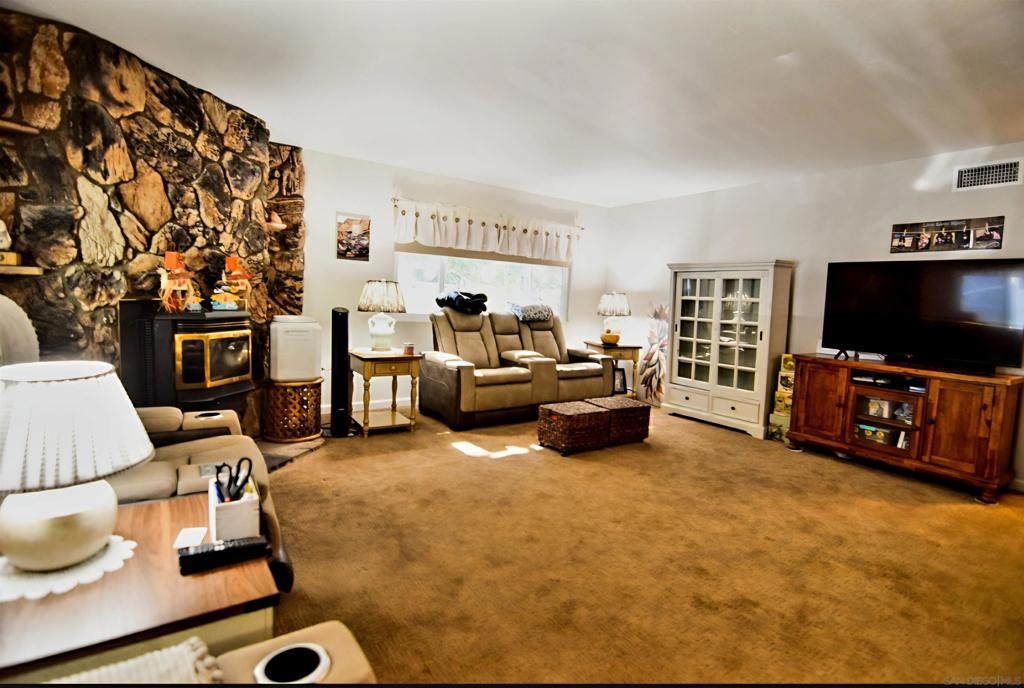 7656 Pine Blvd Property Photo 11