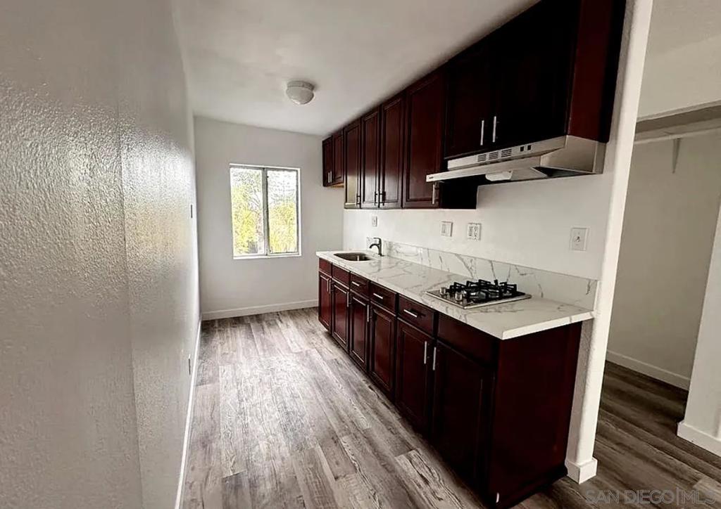 2104 Dale Street Property Photo 6