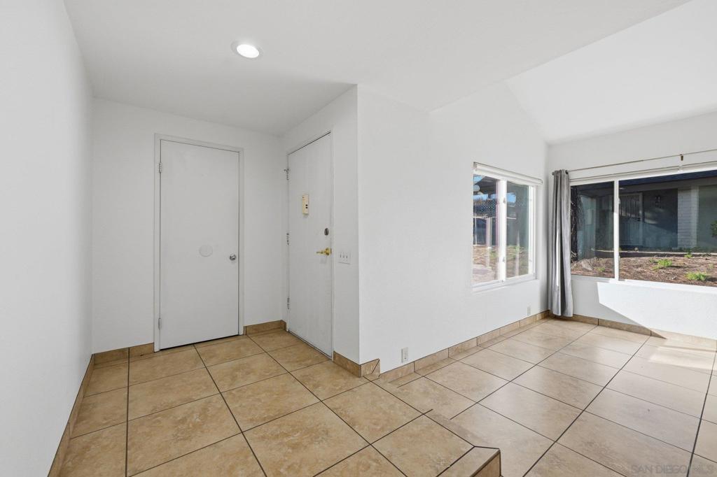 11089 Clairemont Mesa Blvd Property Photo 3