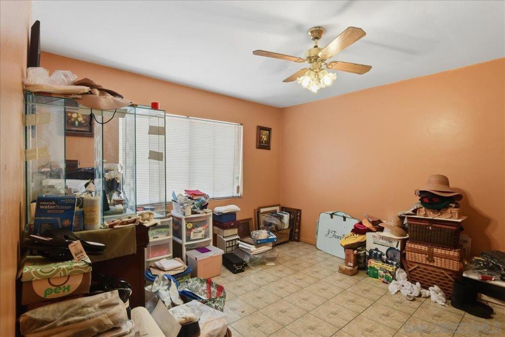 986 9th St Property Photo 13